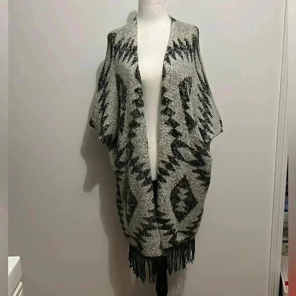 BNWOT Garage cardigan/poncho sweater Xs-S - Picture 3 of 6